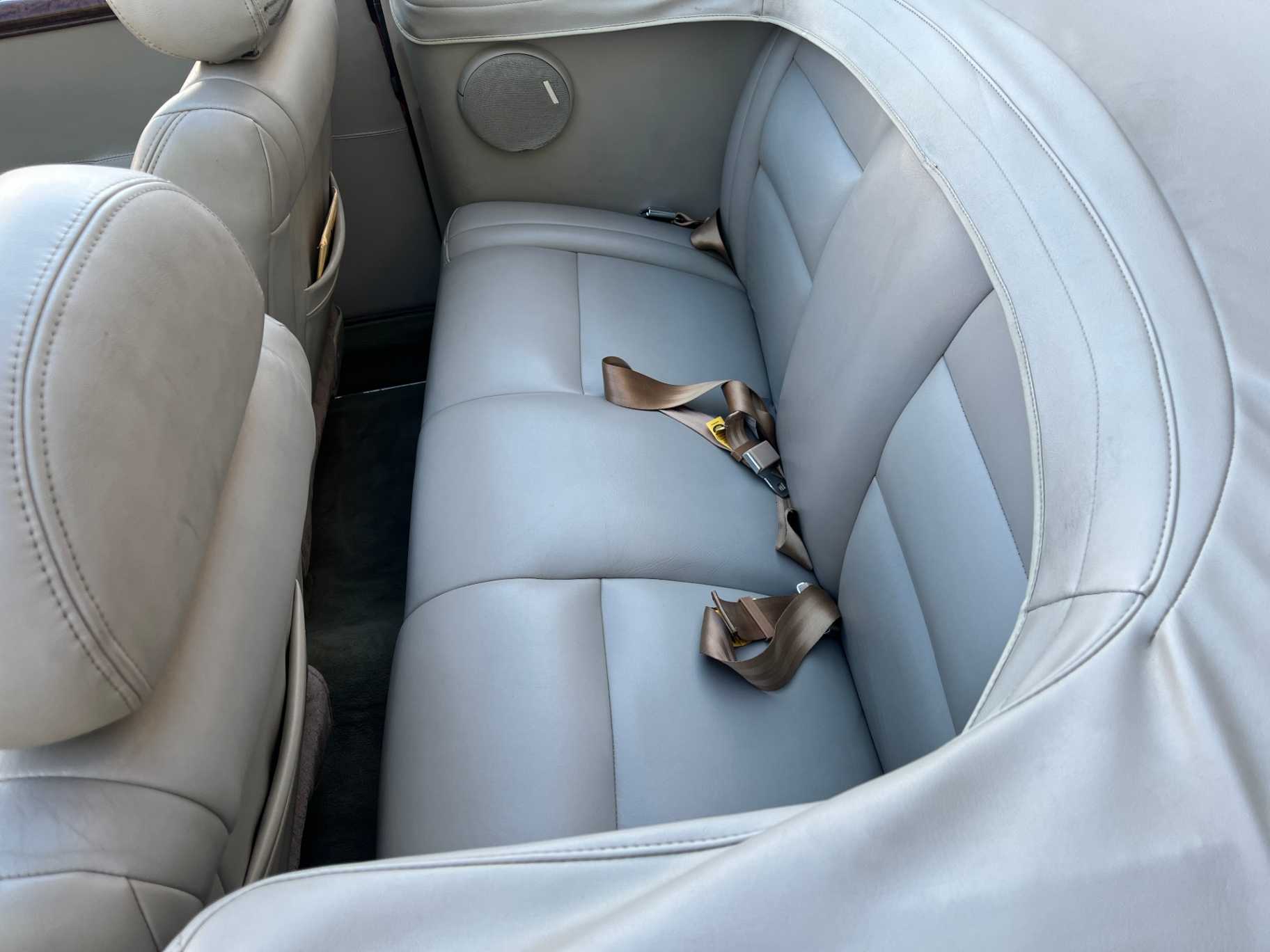 Ford Super Delux Image 24