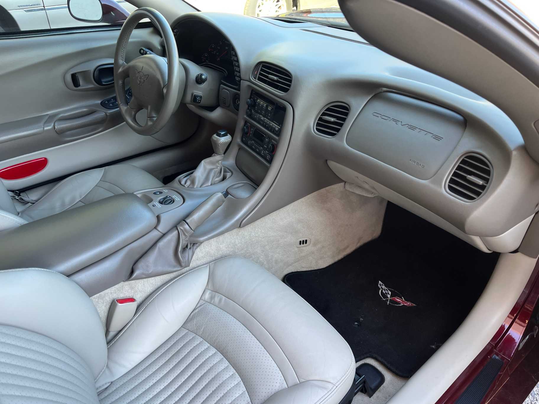 Chevrolet Corvette Image 25