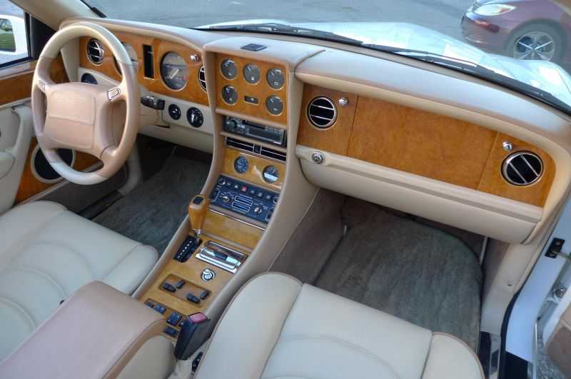 Bentley Azure Image 59