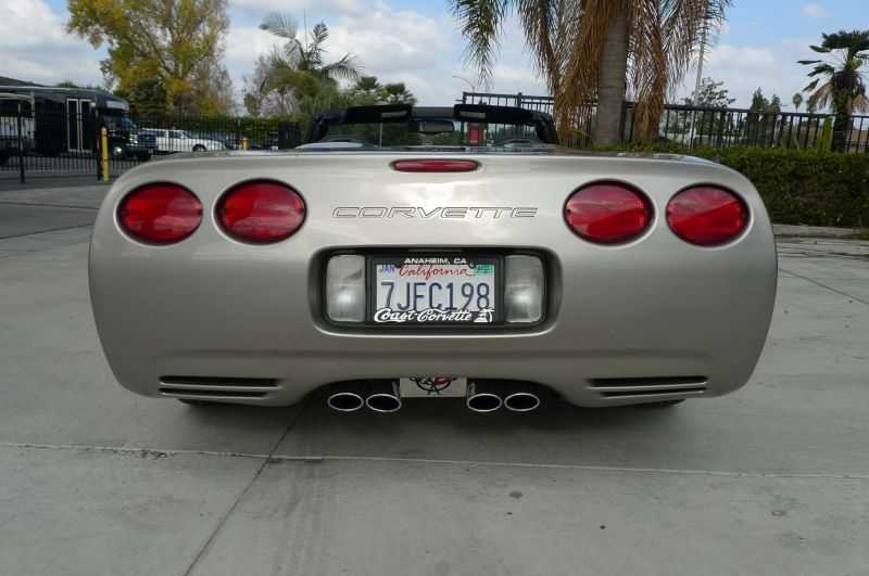 Chevrolet Corvette Image 9