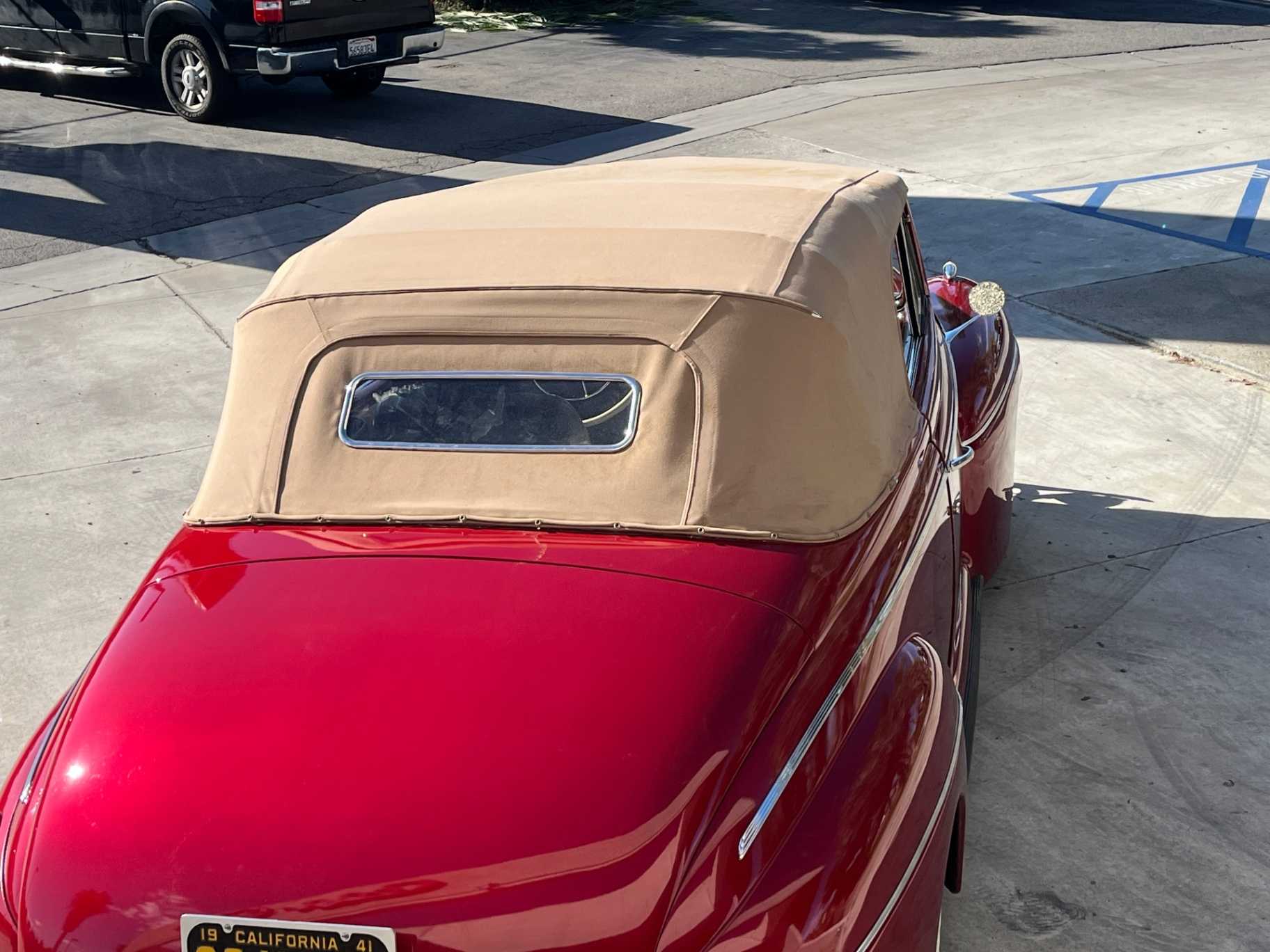 Ford Super Delux Image 6