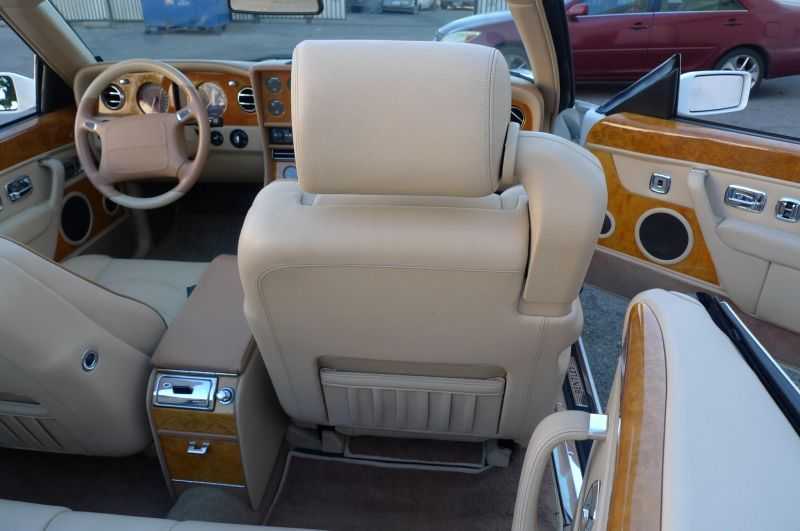 Bentley Azure Image 48