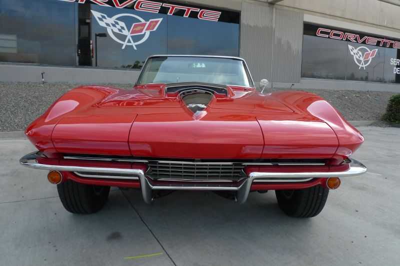 Chevrolet Corvette Image 12