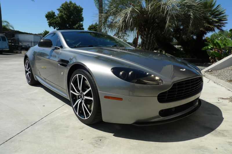 Aston Martin V8 Vantage Image 13