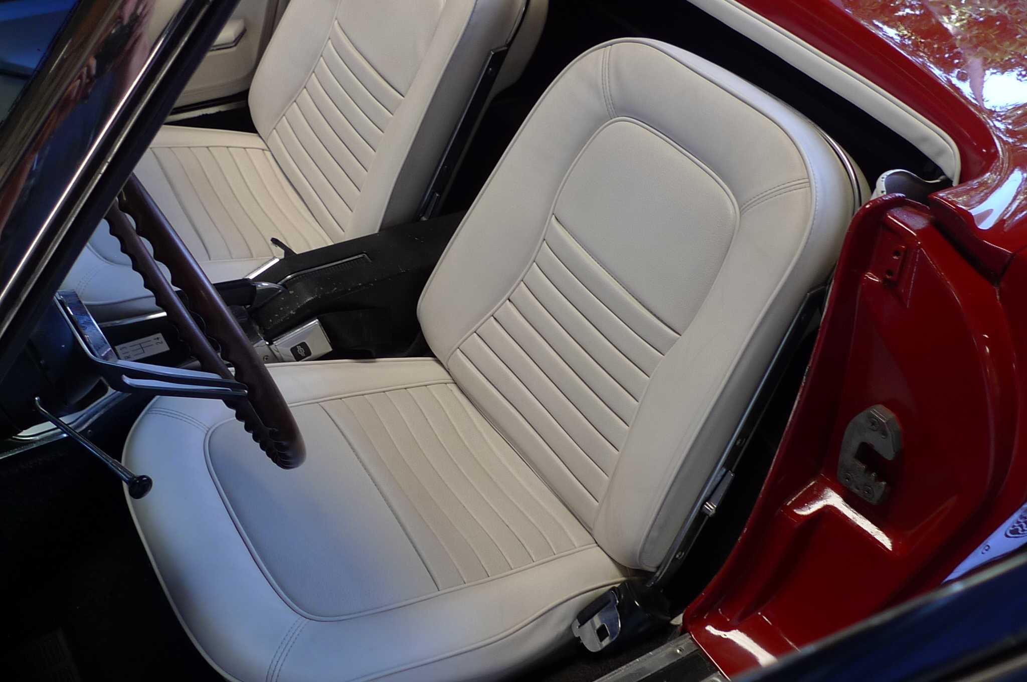 Chevrolet Corvette Image 18