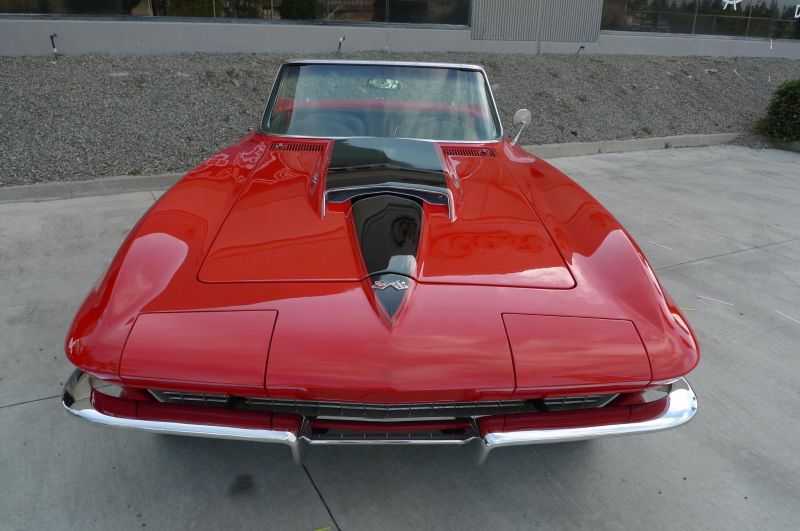 Chevrolet Corvette Image 11