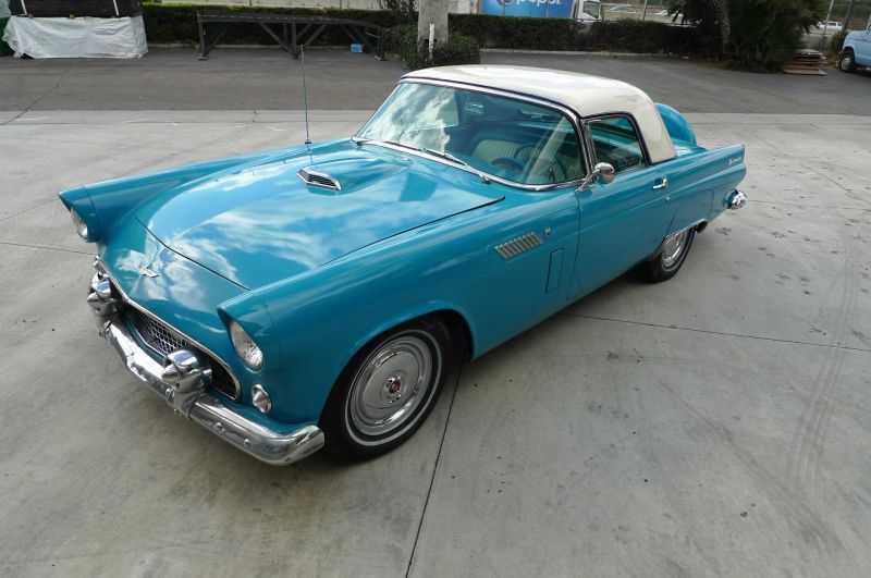 Ford Thunderbird Image 13