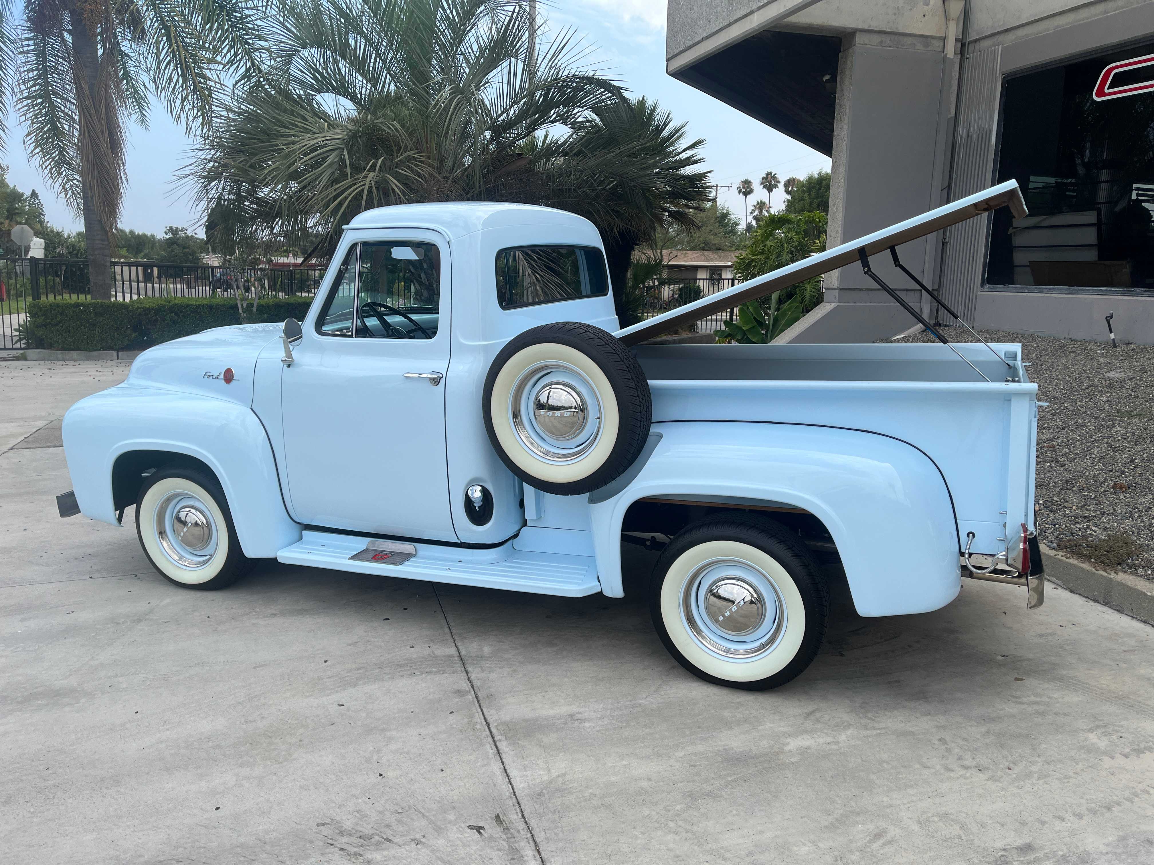 Ford F-100 Image 13