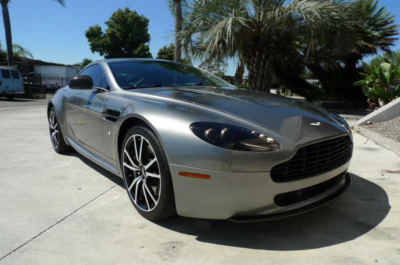 Aston Martin V8 Vantage Image 14