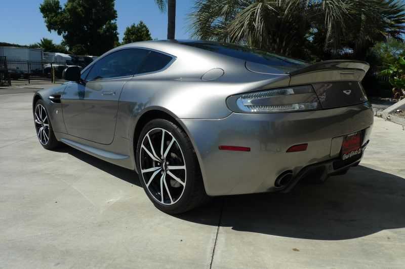 Aston Martin V8 Vantage Image 3