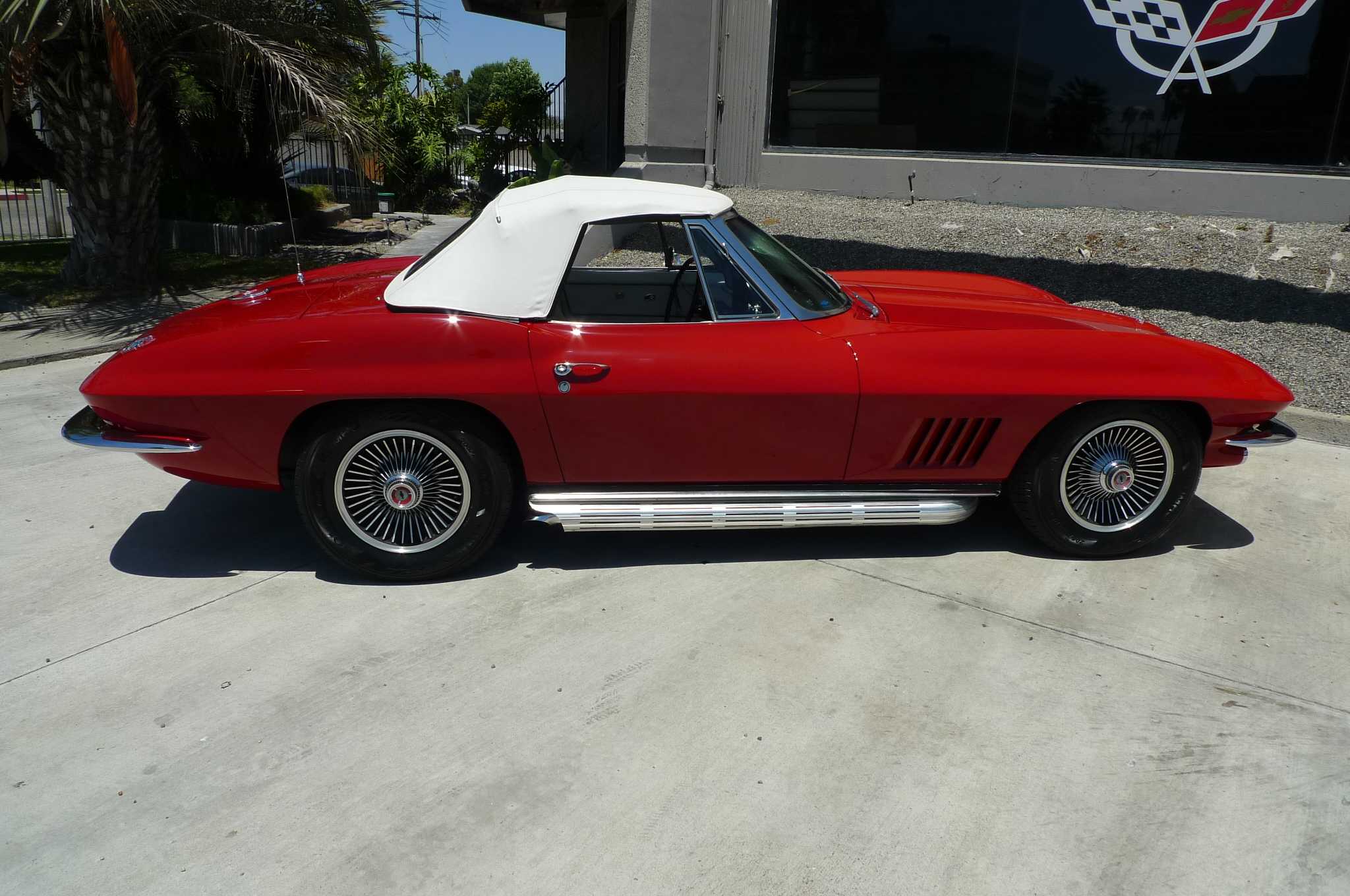 Chevrolet Corvette Image 29