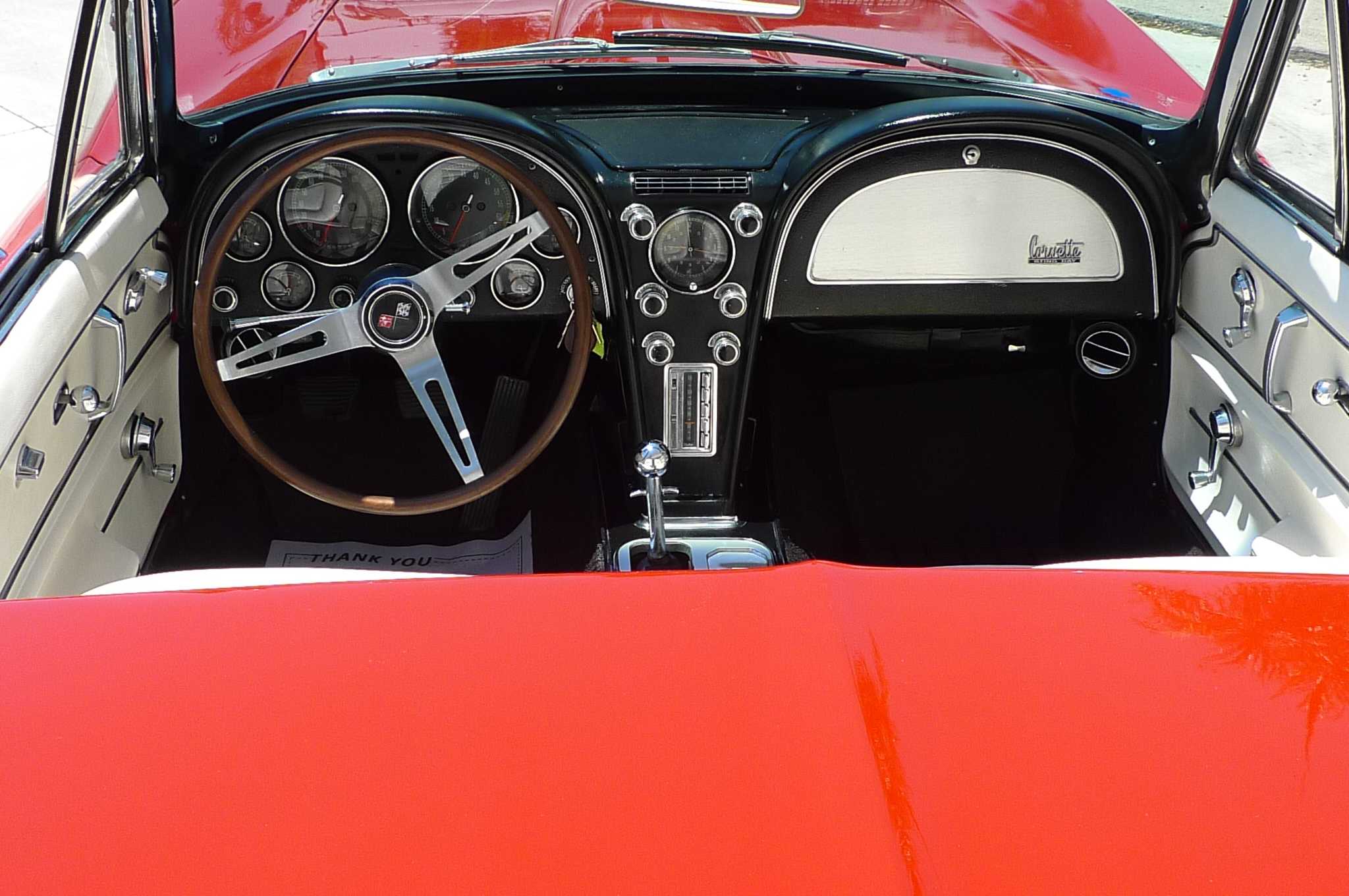 Chevrolet Corvette Image 22