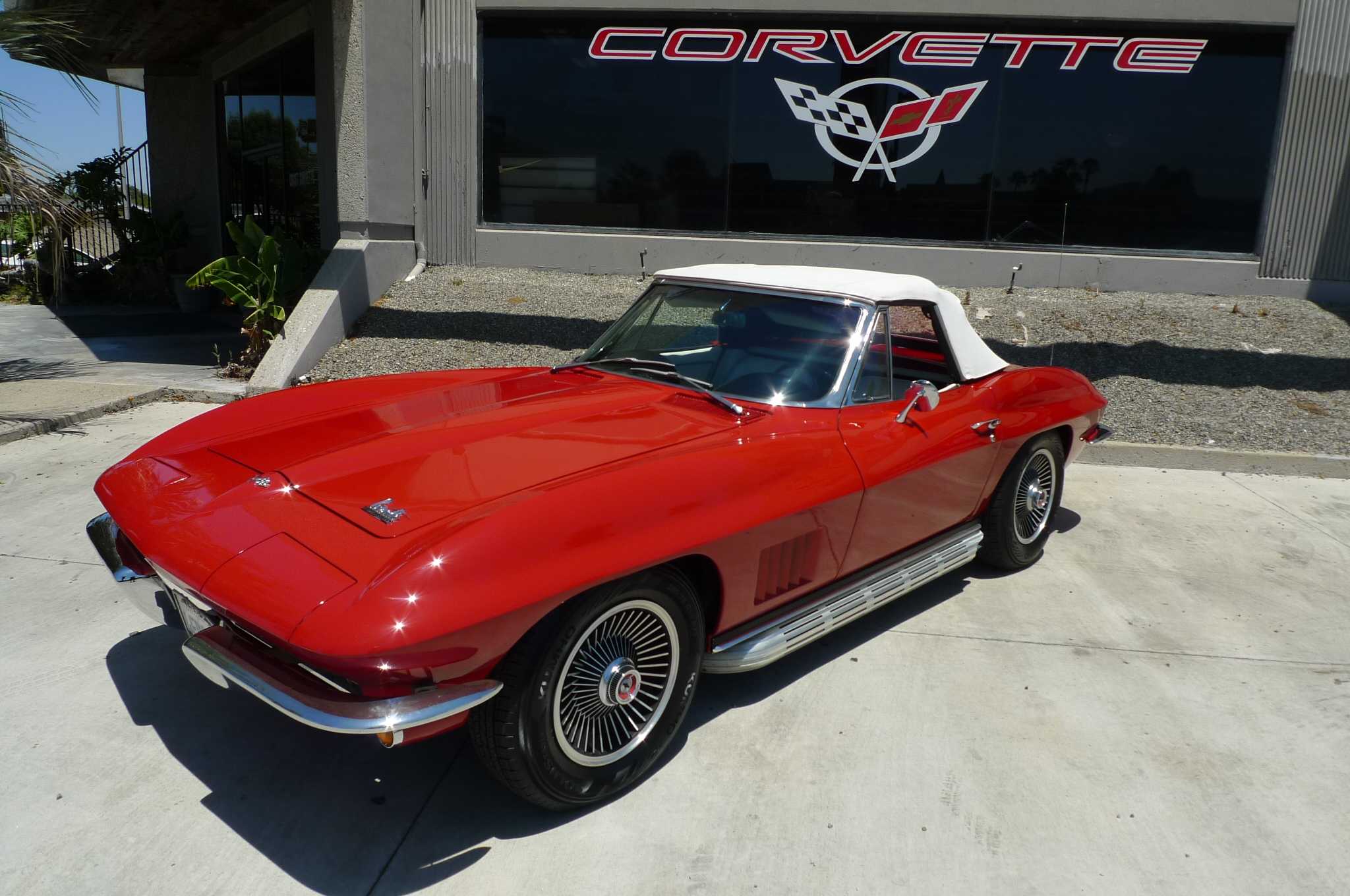Chevrolet Corvette Image 32