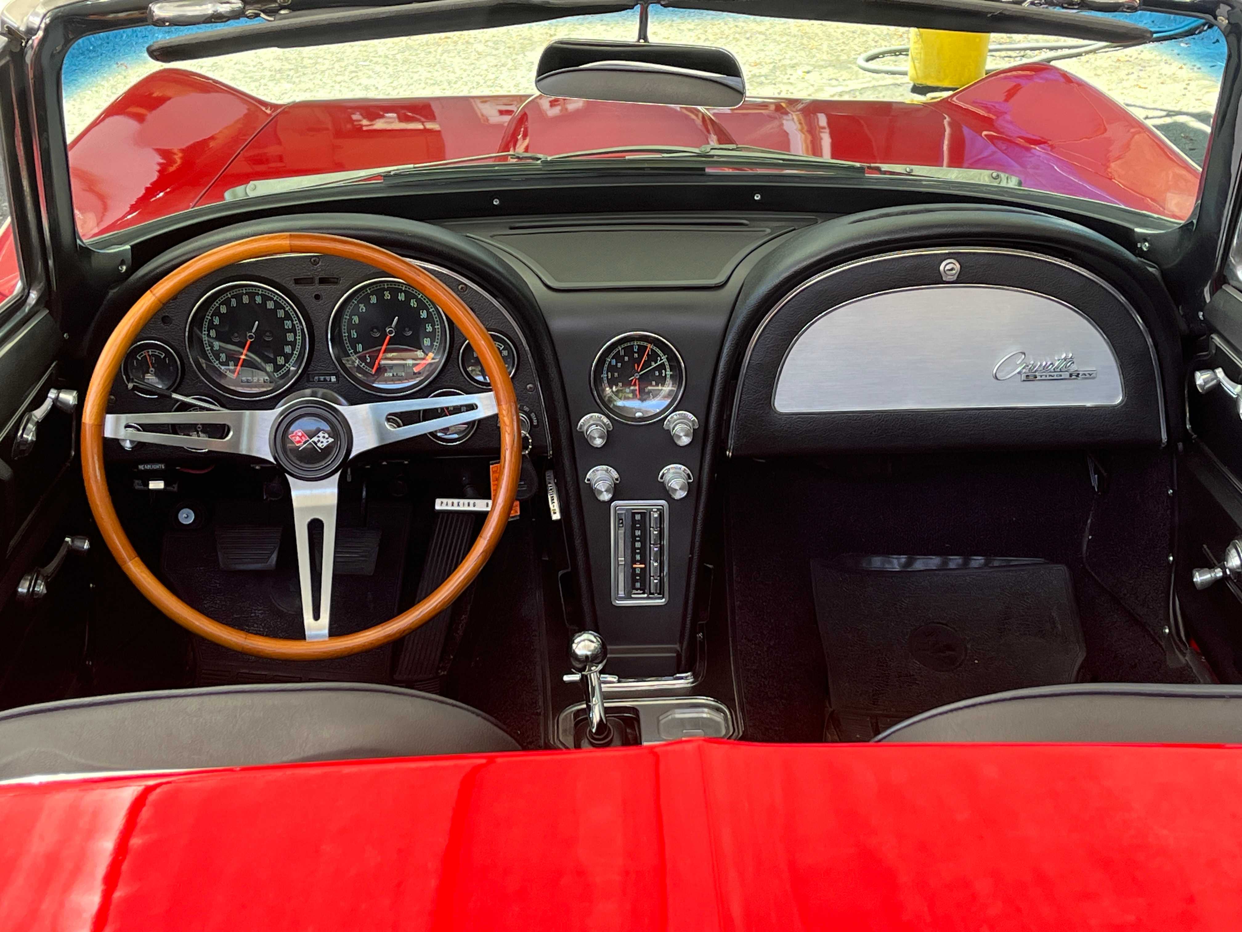 Chevrolet Corvette Image 23