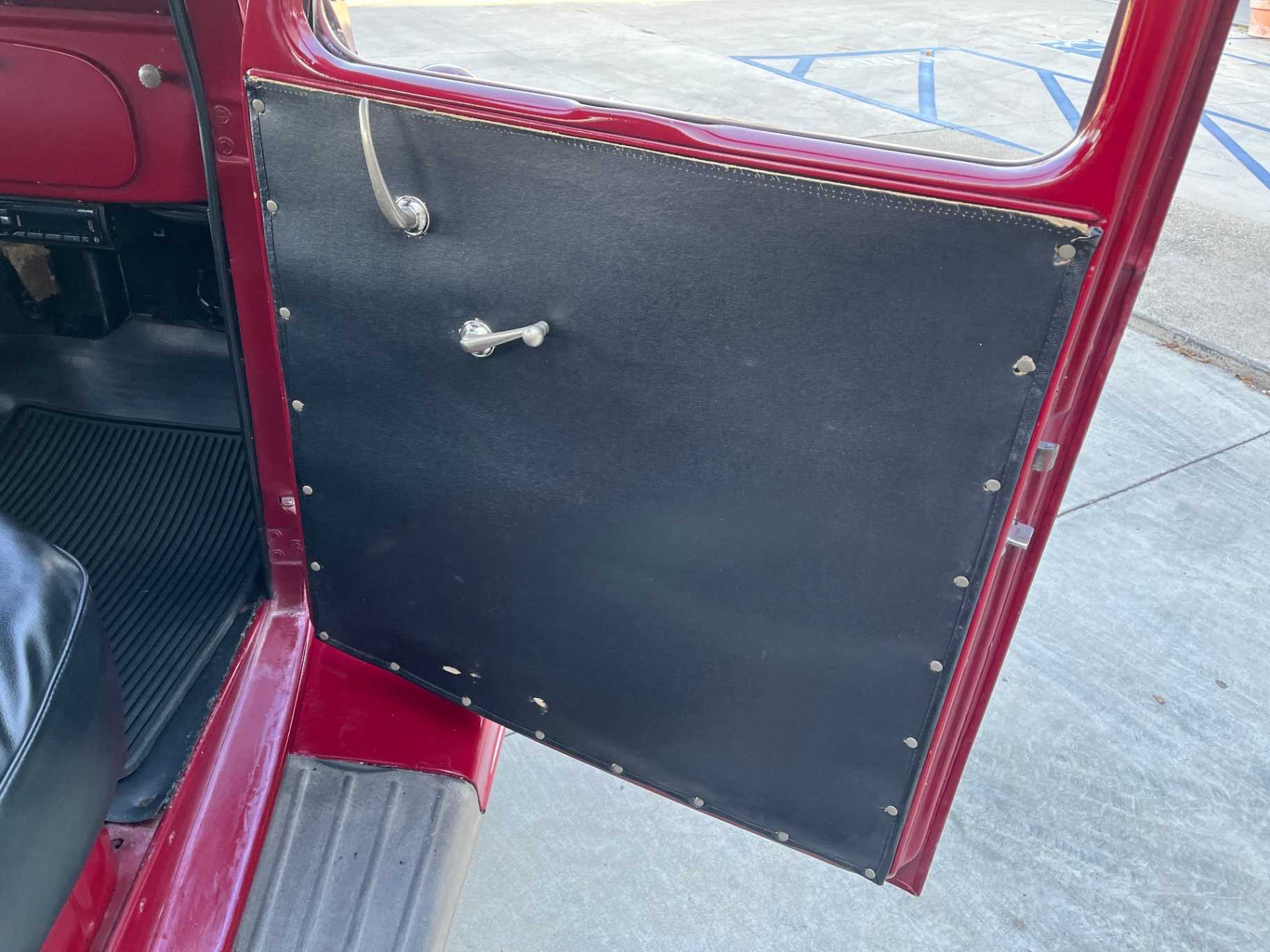 Ford pickup Image 31