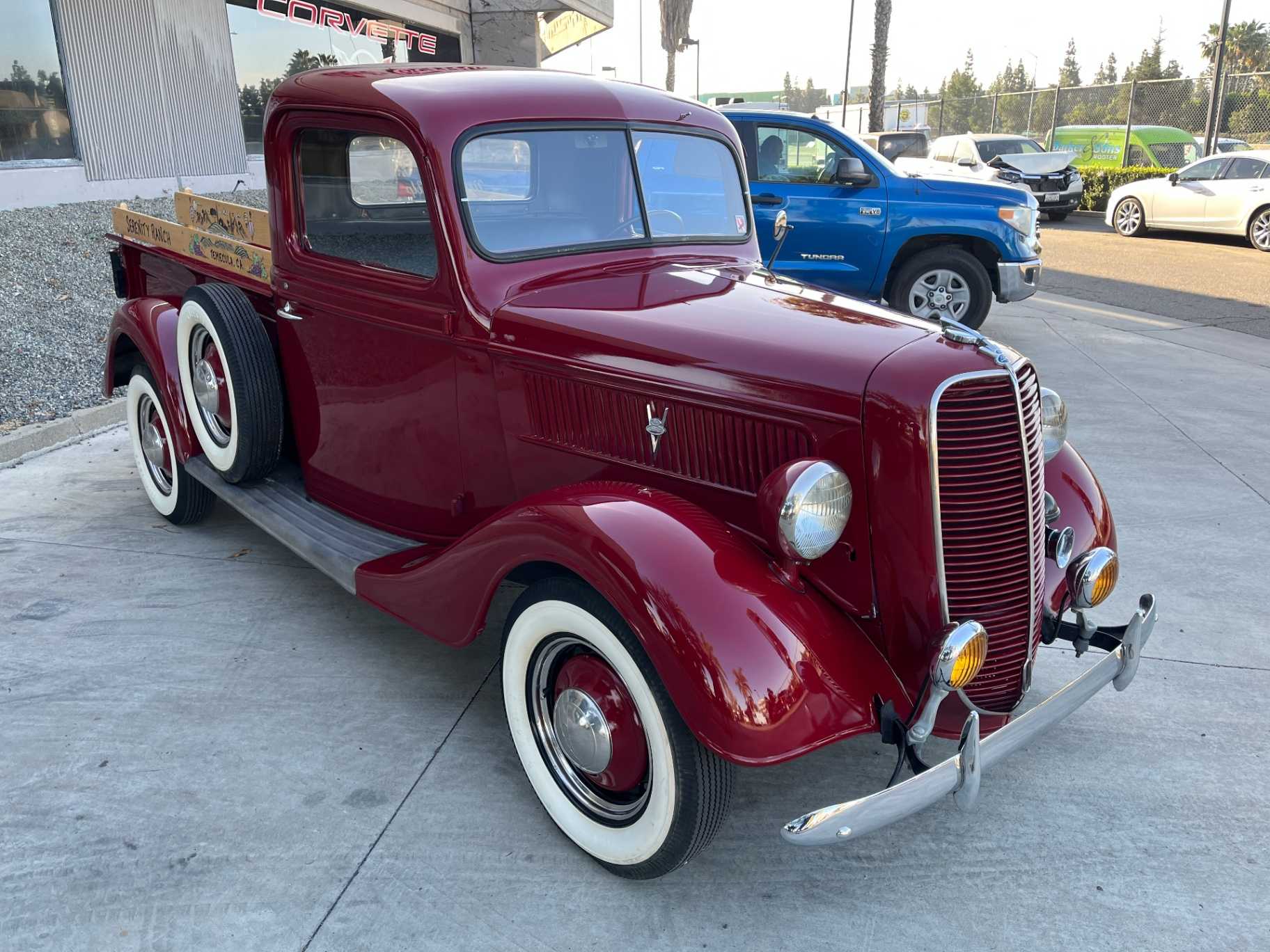 Ford pickup Image 14