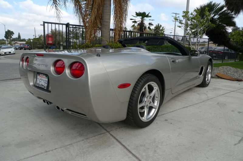 Chevrolet Corvette Image 17