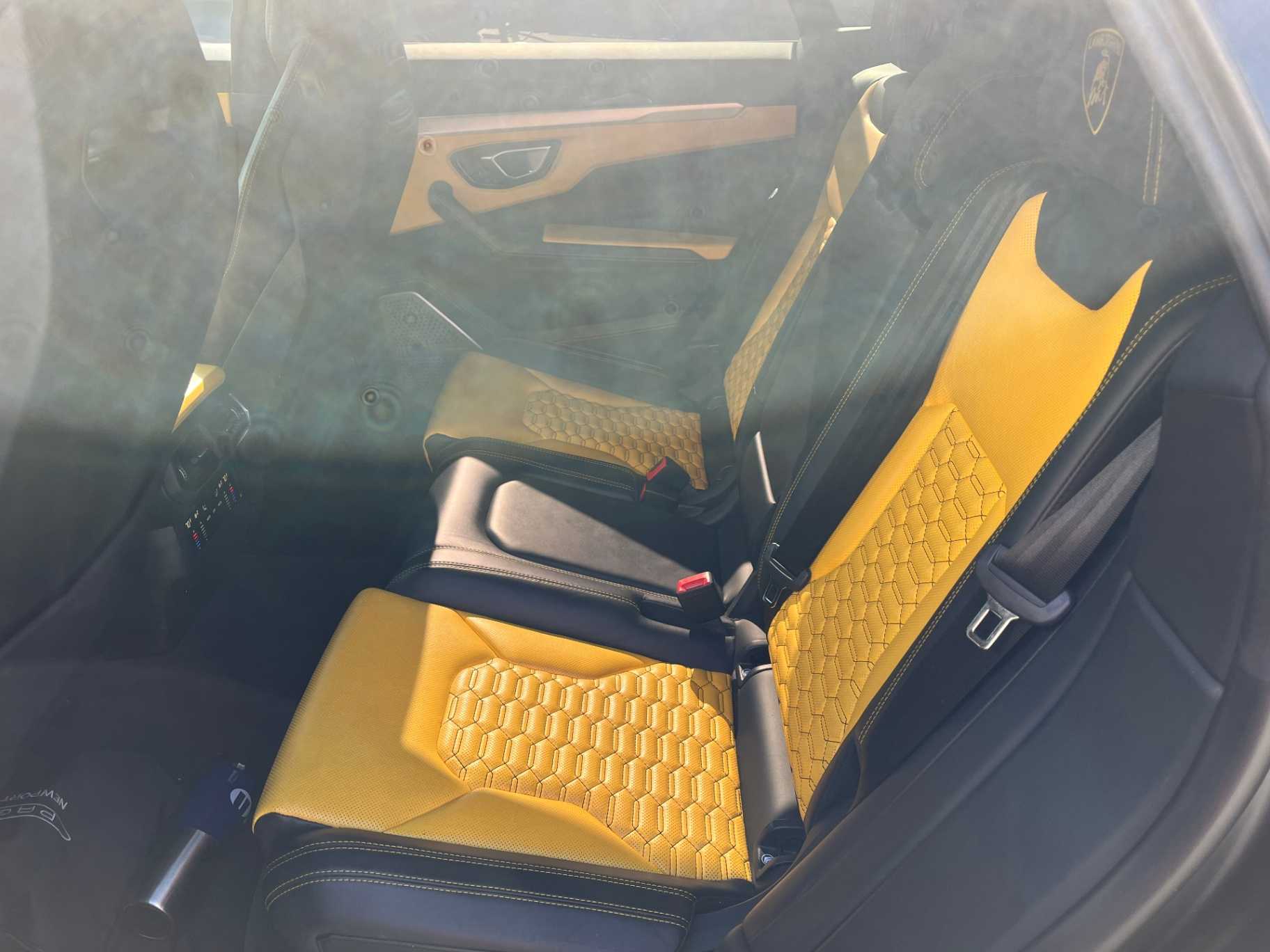 Lamborghini Urus Image 28