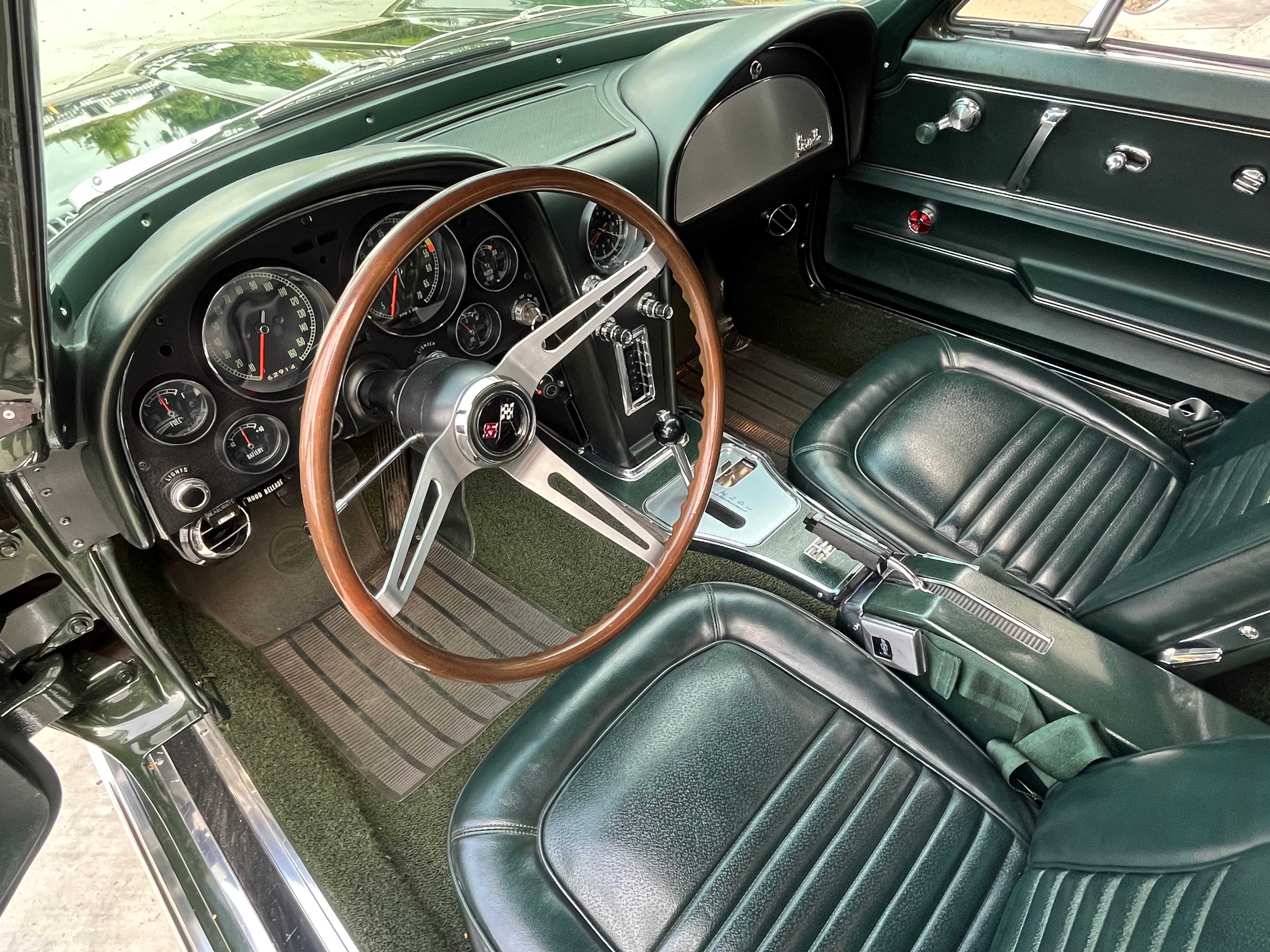 Chevrolet Corvette Image 20