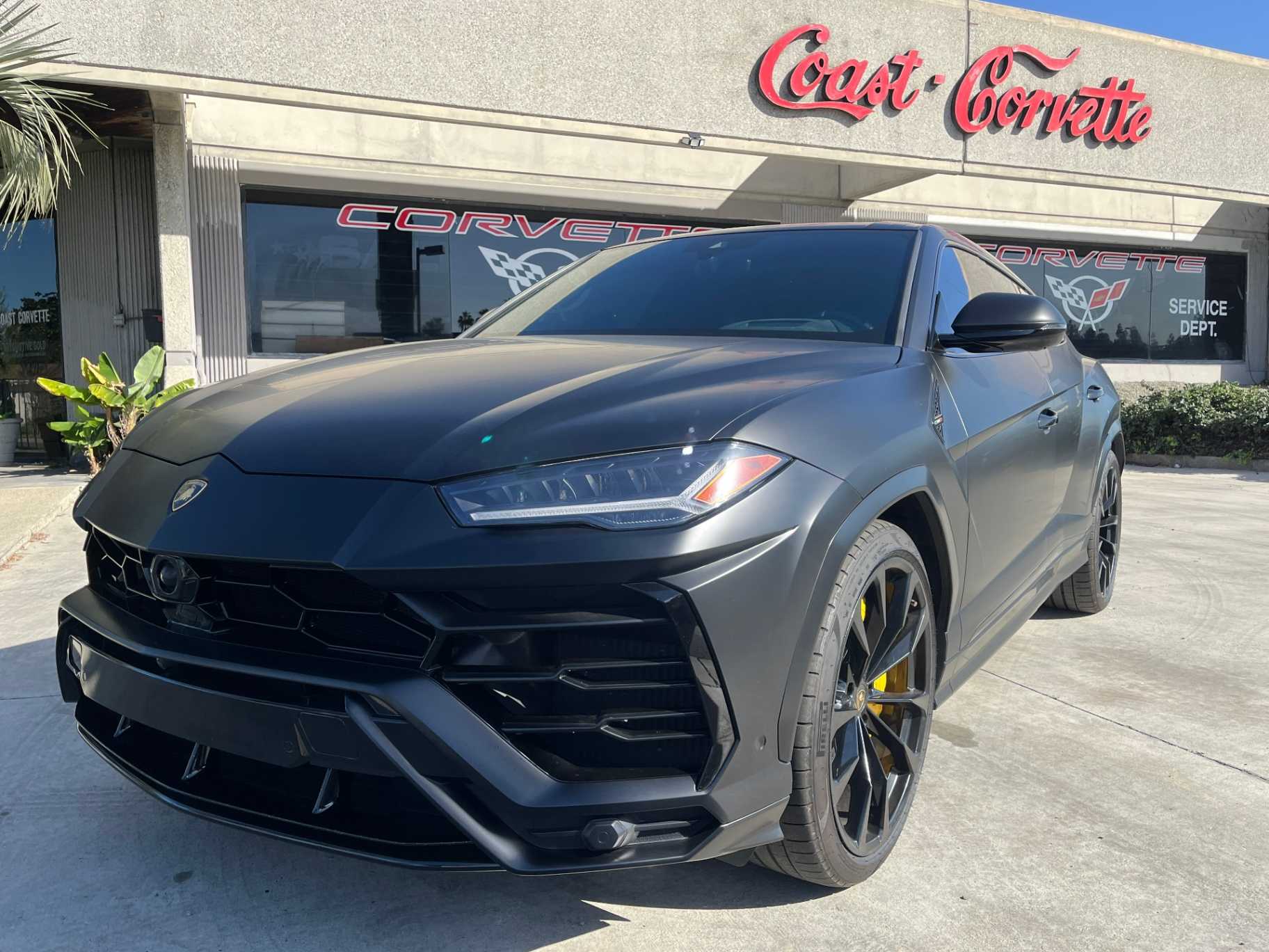 Lamborghini Urus Image 2