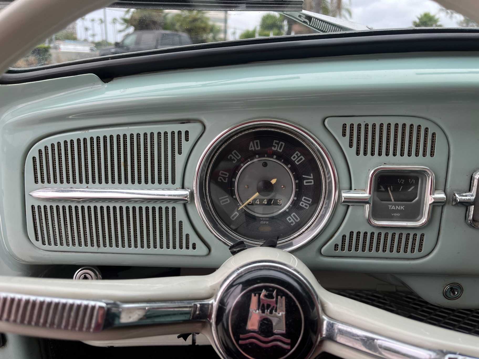 Volkswagen Beetle Image 41