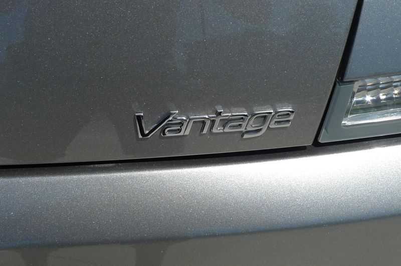 Aston Martin V8 Vantage Image 23