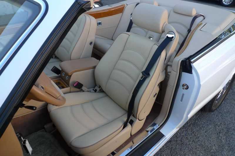 Bentley Azure Image 51