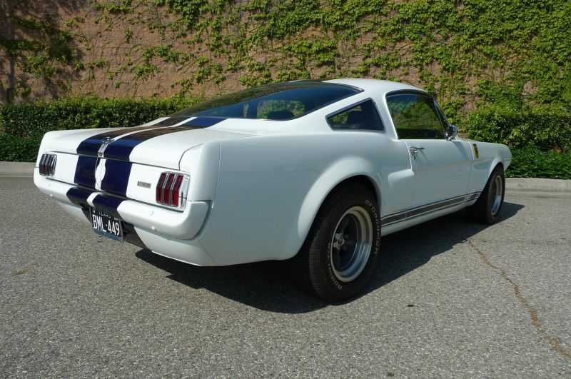 Ford Mustang Image 12