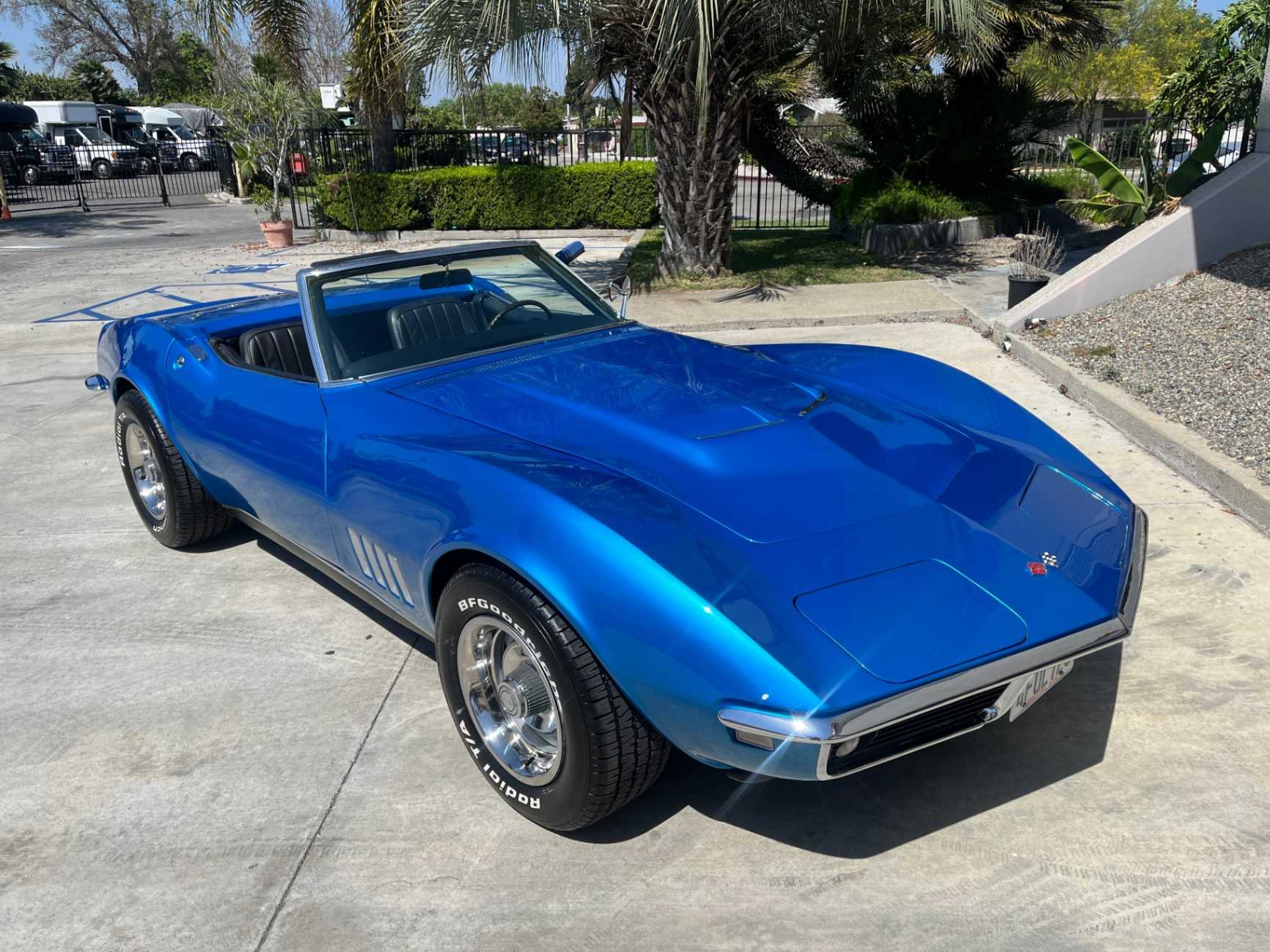Chevrolet Corvette Image 11