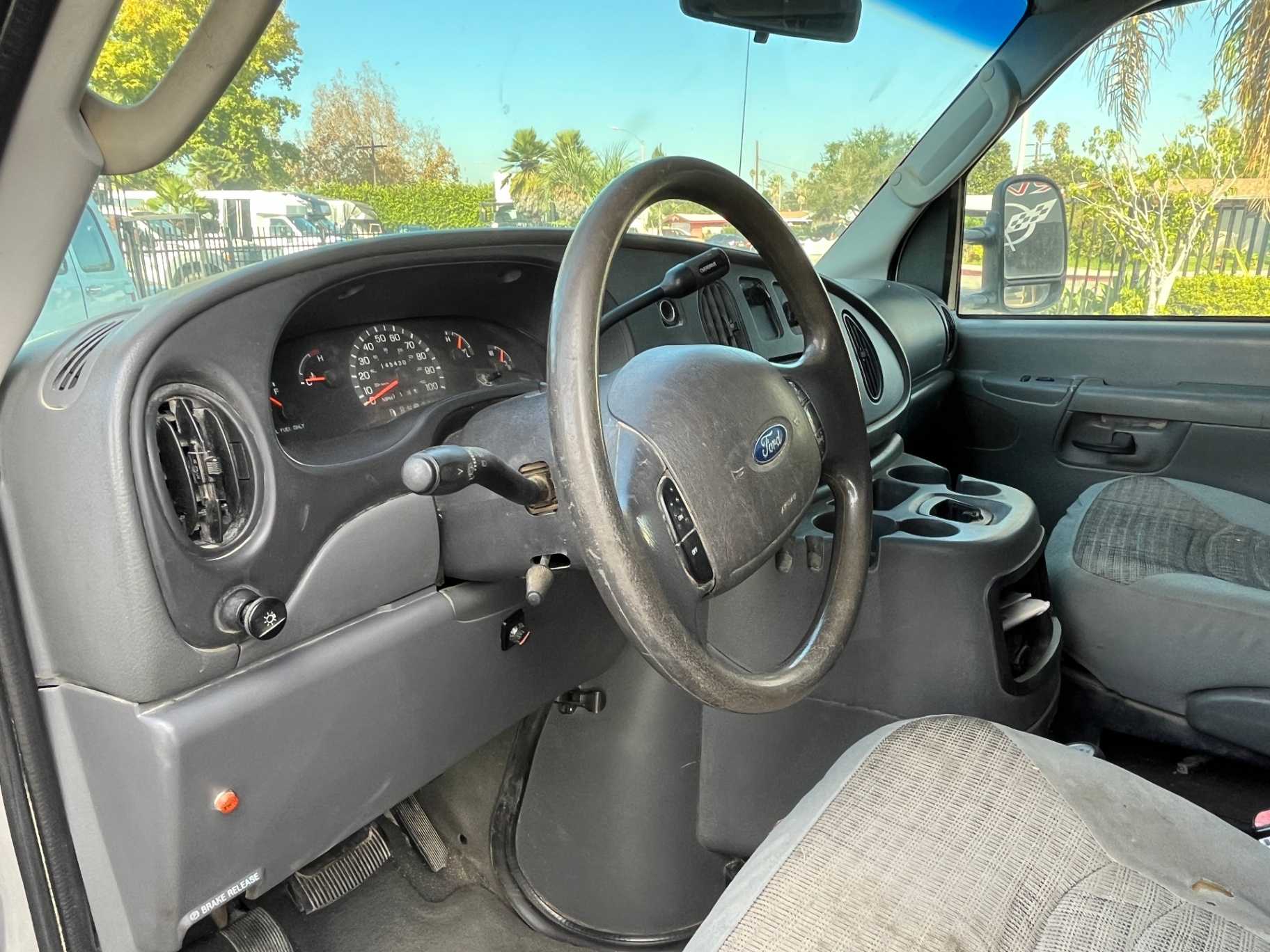 Ford E-Series Image 66