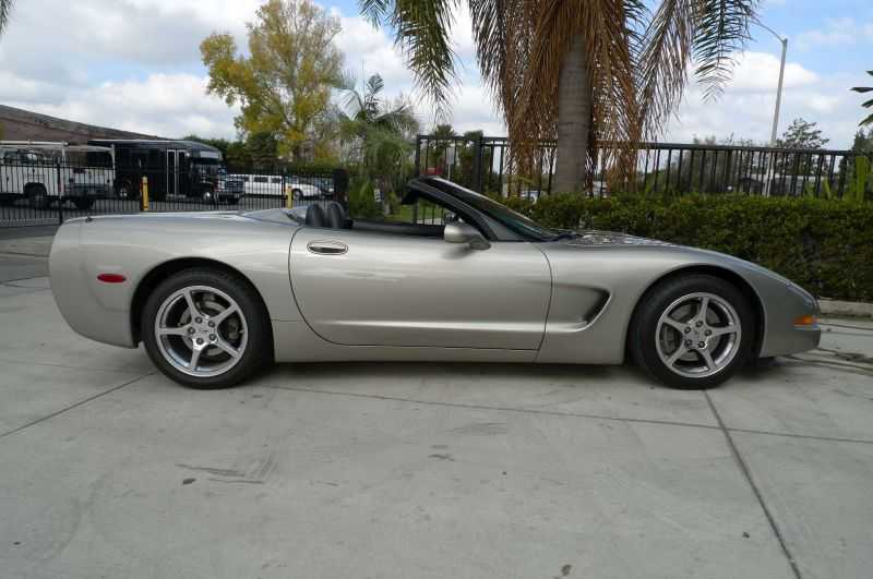 Chevrolet Corvette Image 18