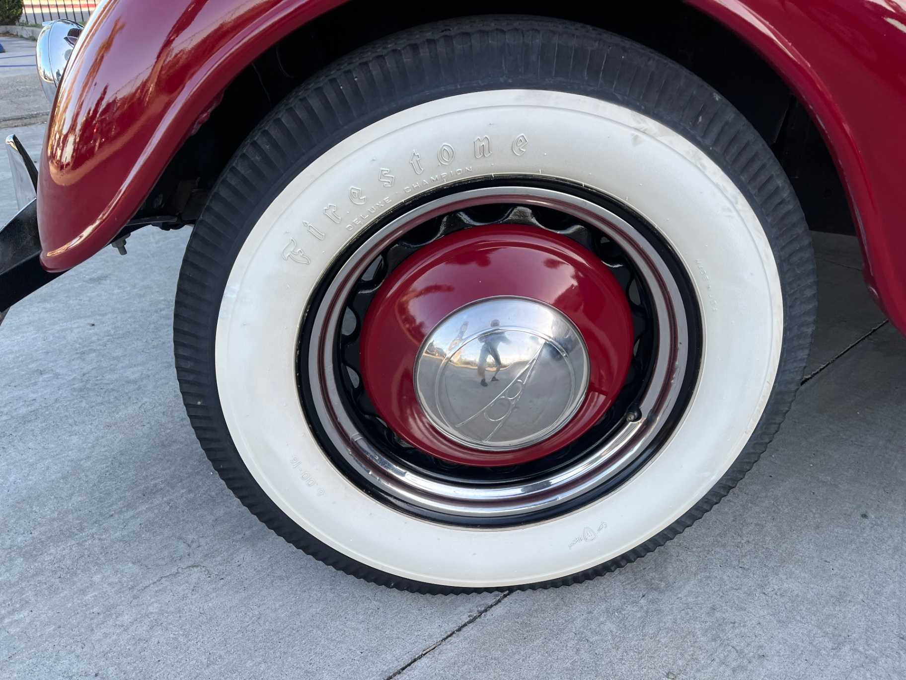 Ford pickup Image 18