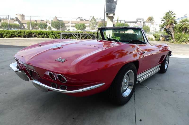 Chevrolet Corvette Image 17