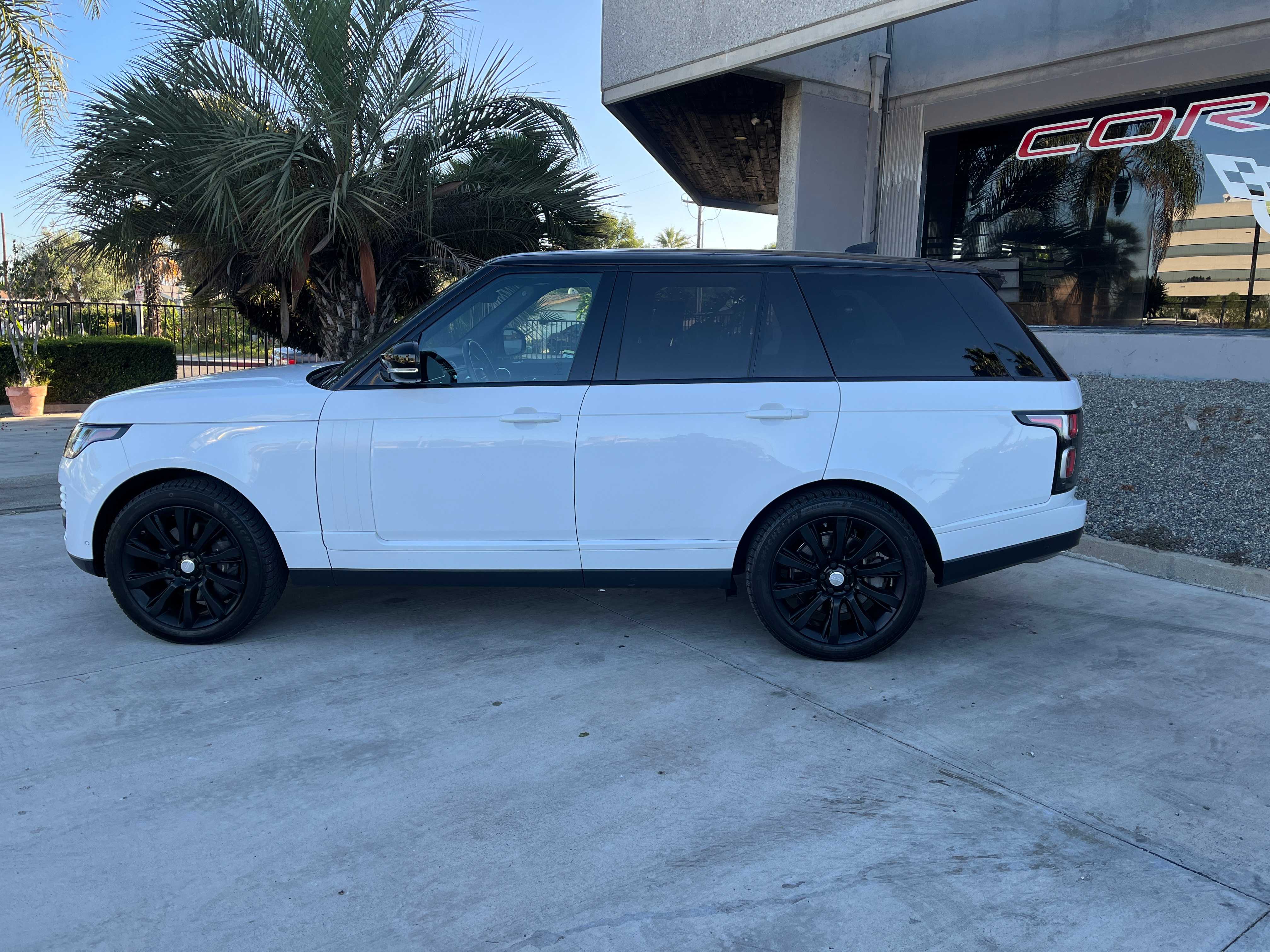 Land Rover Range Rover Image 8