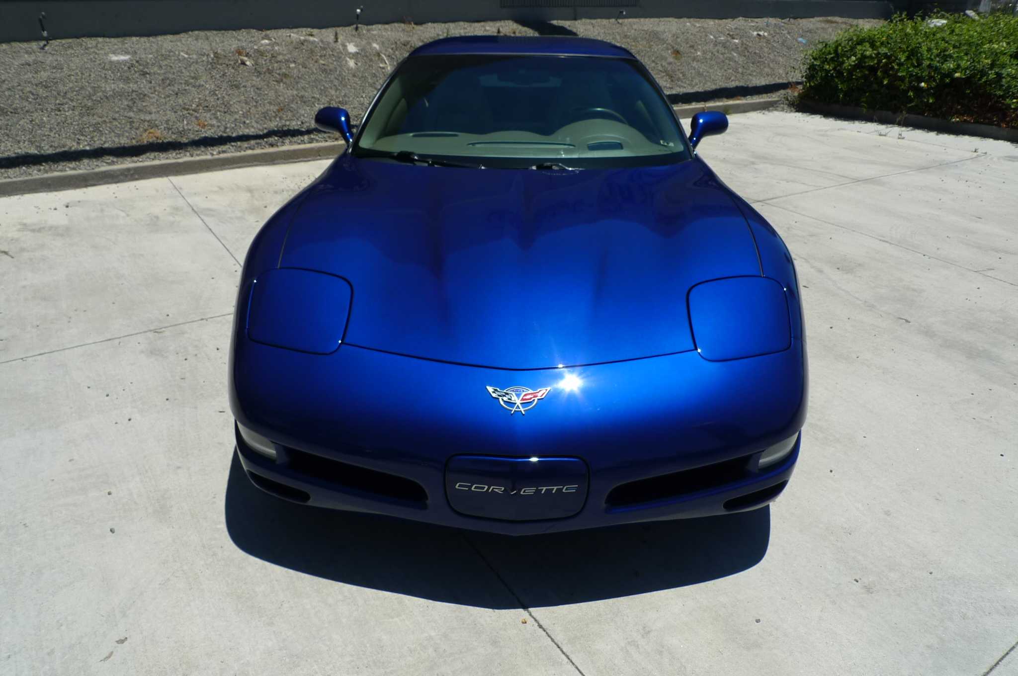 Chevrolet Corvette Image 2