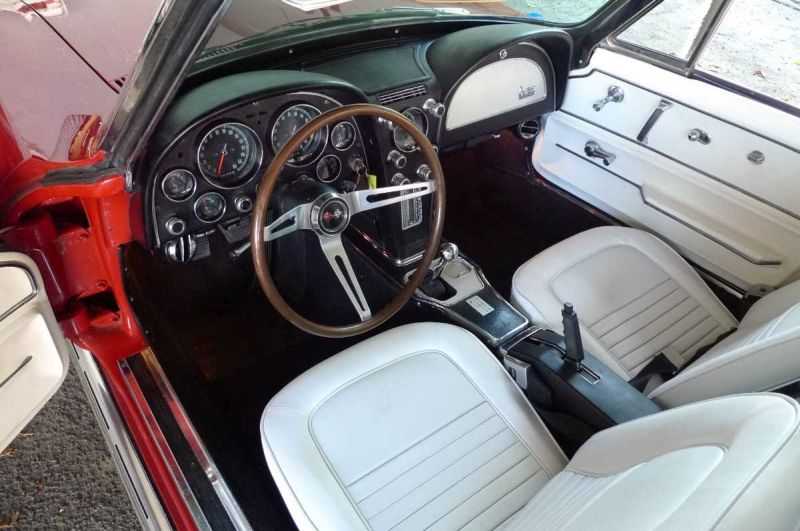 Chevrolet Corvette Image 13