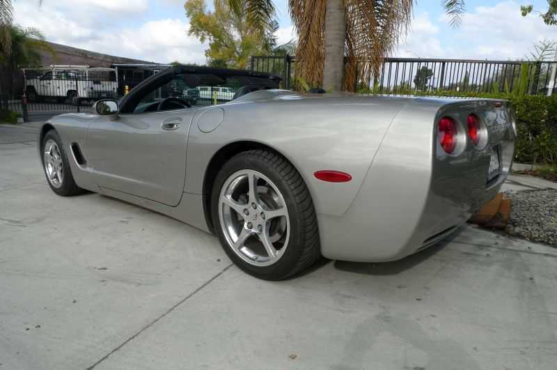 Chevrolet Corvette Image 8