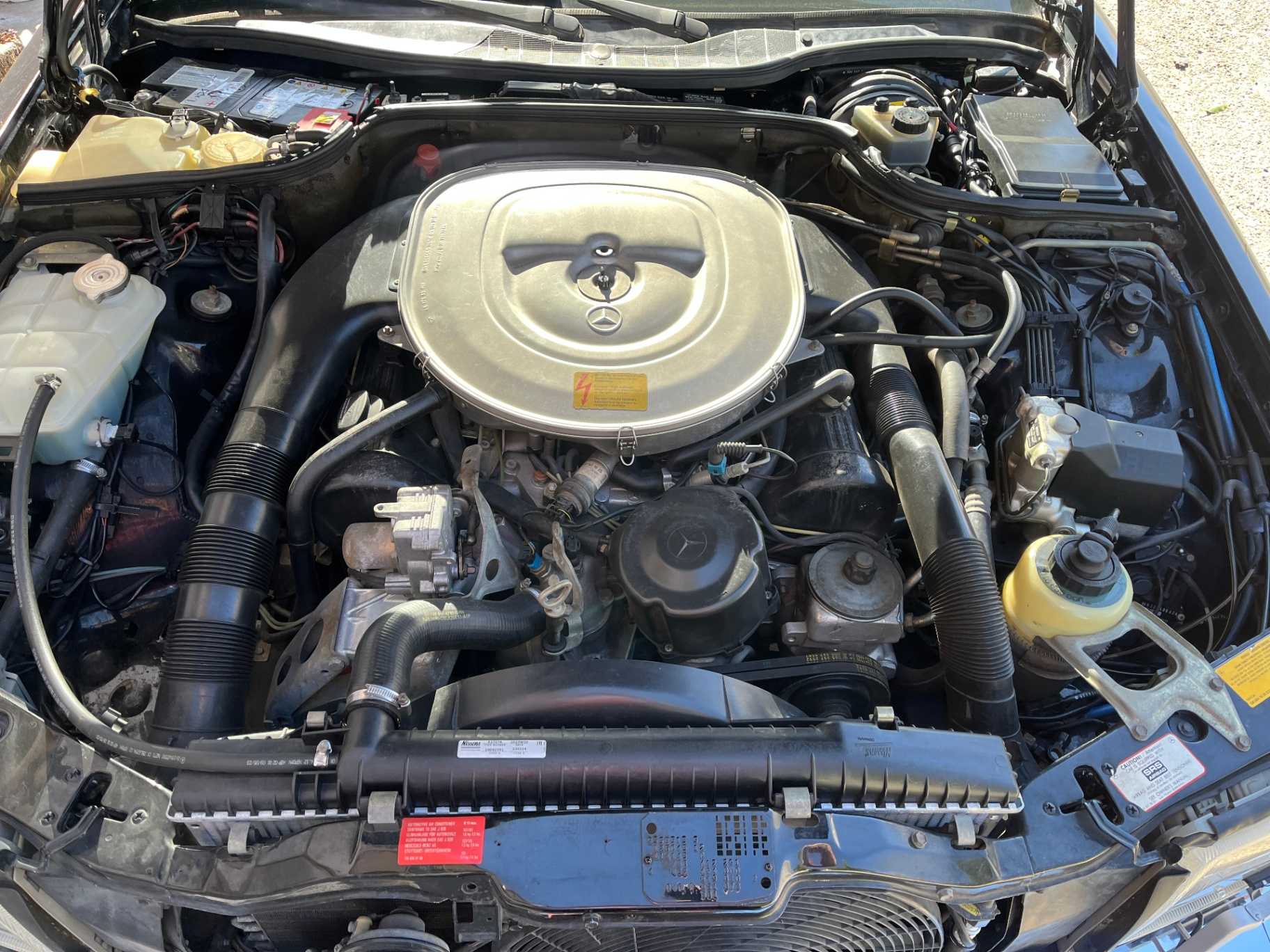 Mercedes-Benz 560-Class Image 54