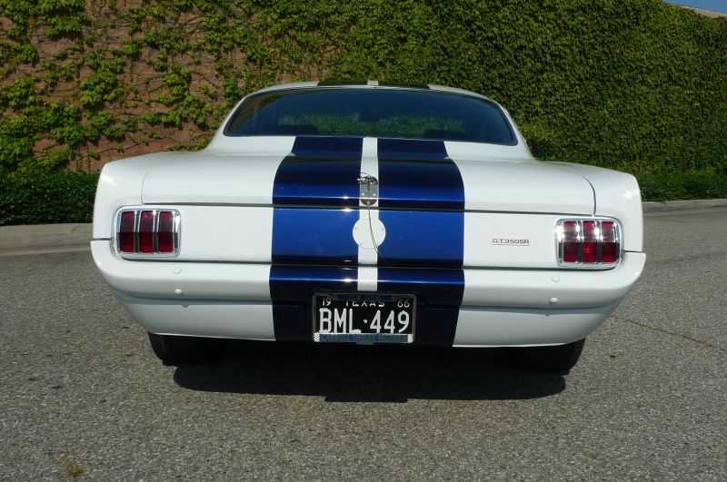 Ford Mustang Image 3