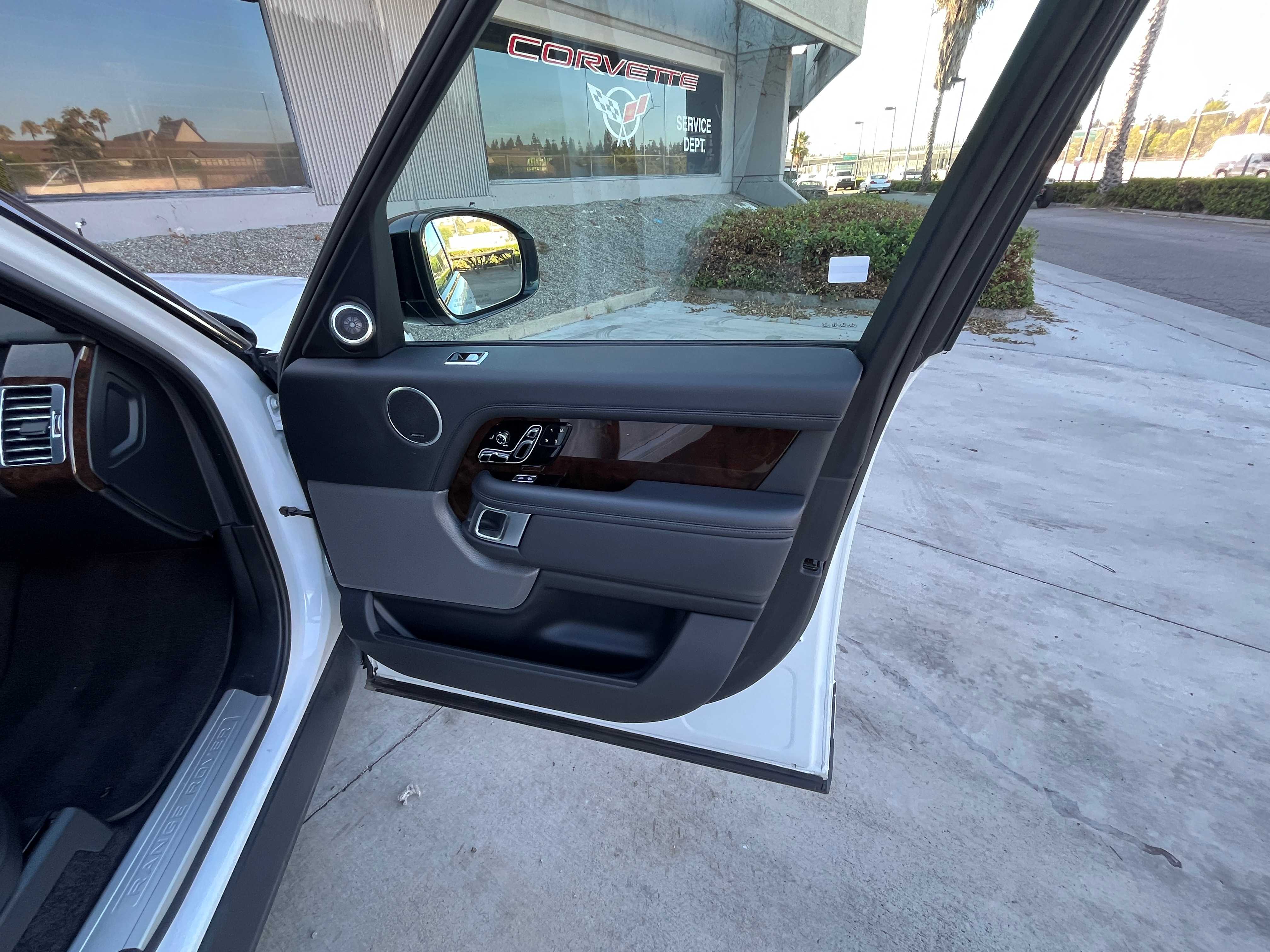 Land Rover Range Rover Image 27