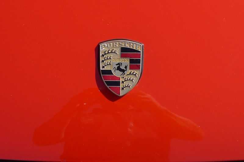 Porsche 911 Image 8