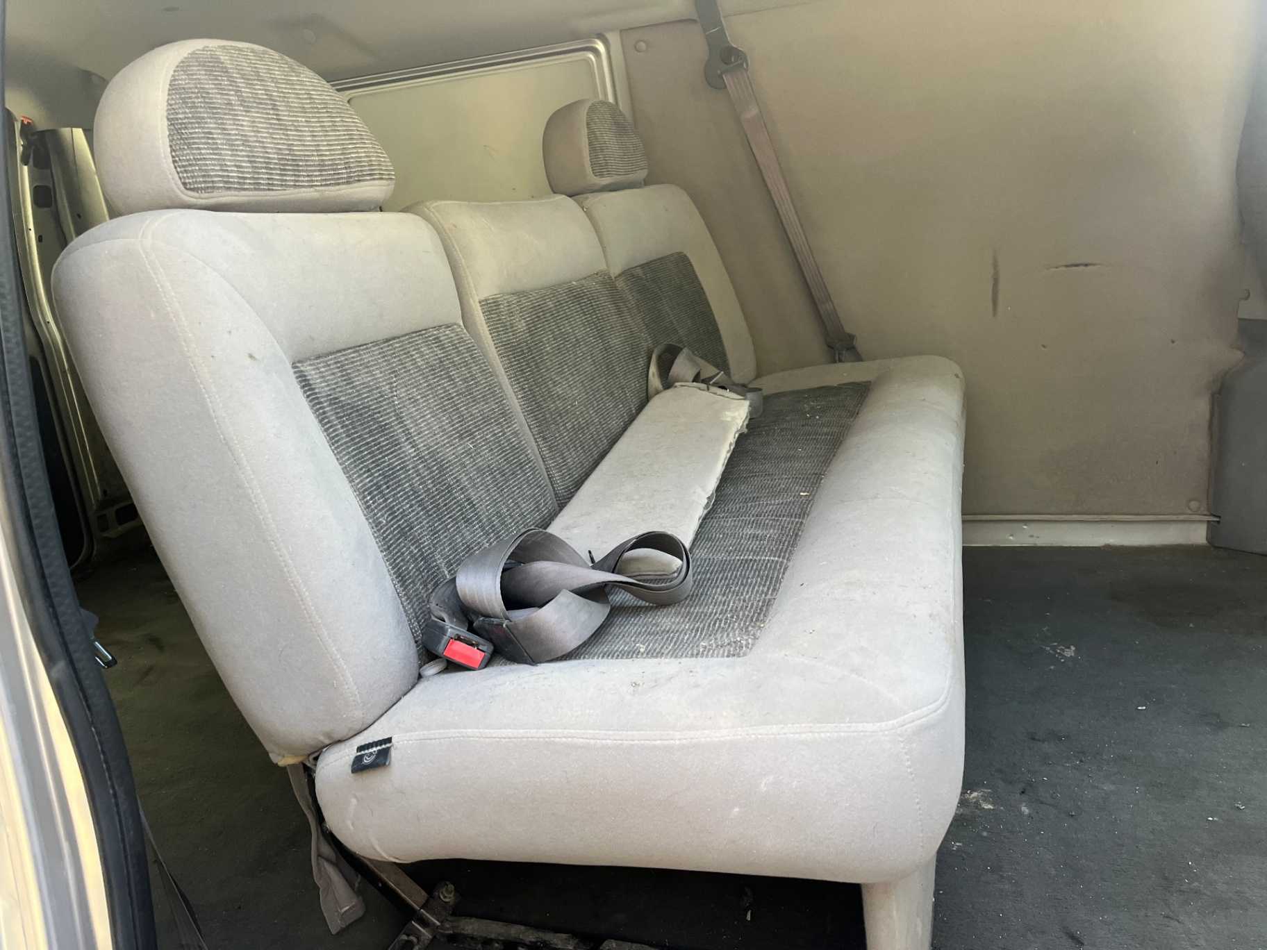 Ford E-Series Image 28