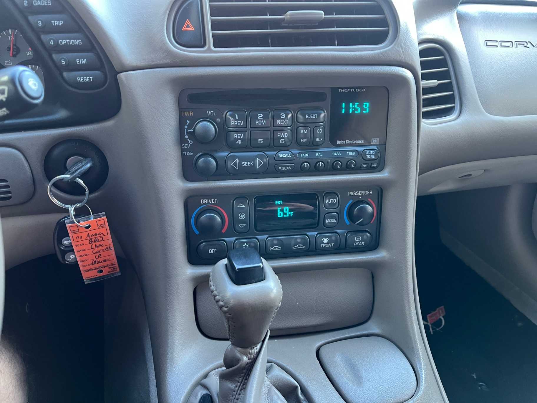 Chevrolet Corvette Image 24