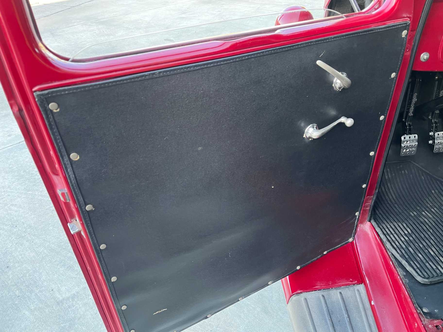 Ford pickup Image 35