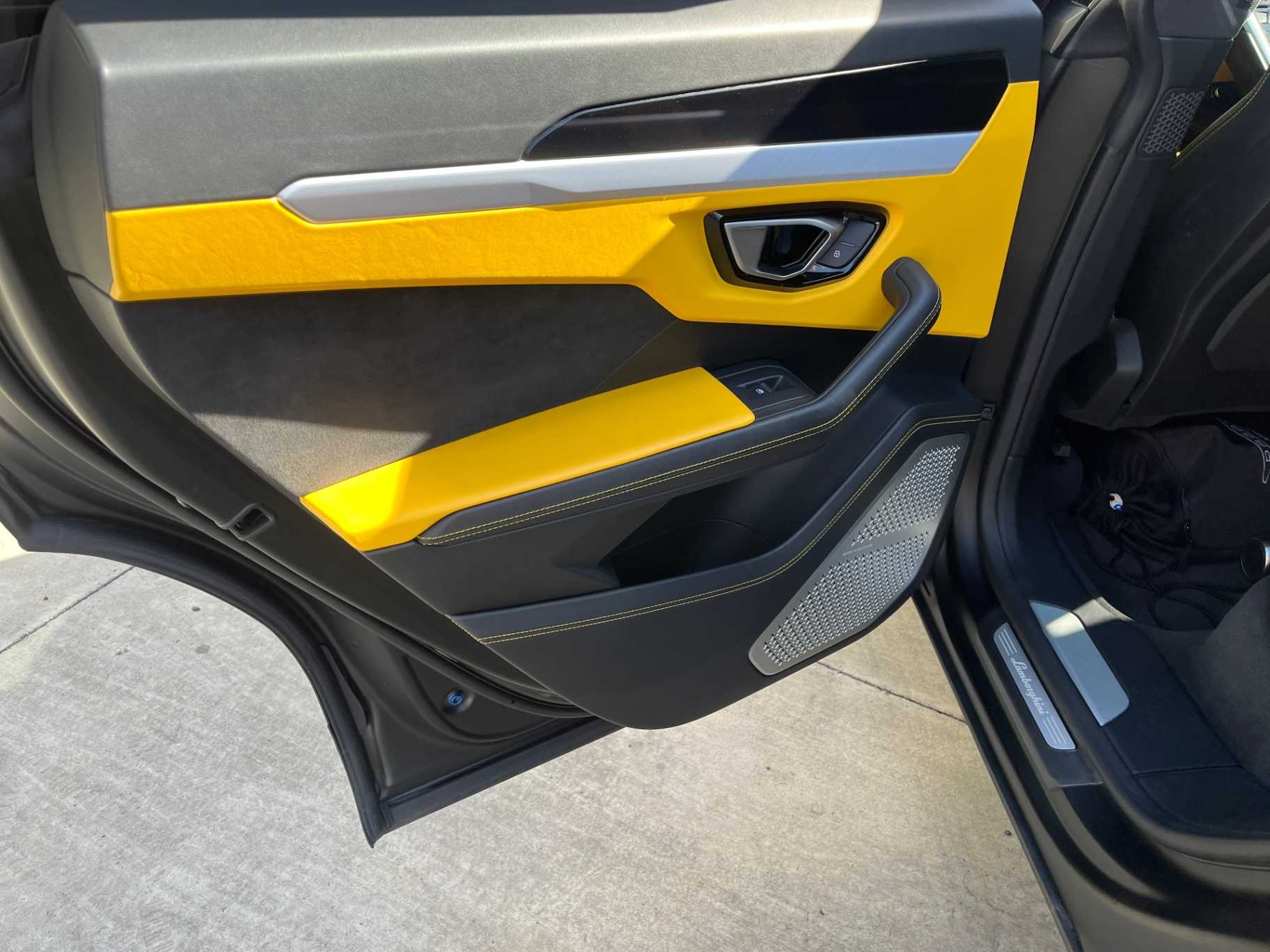 Lamborghini Urus Image 31