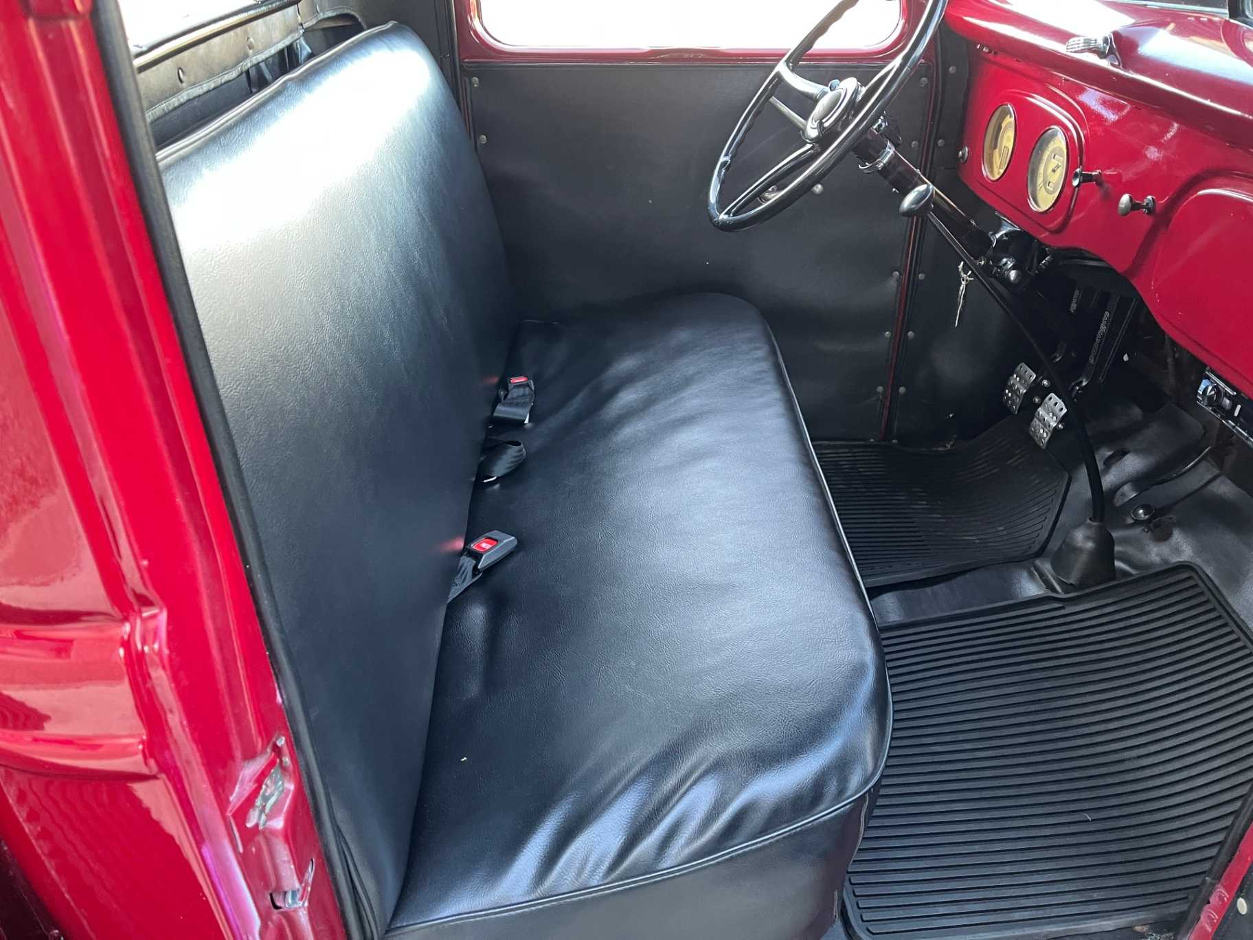 Ford pickup Image 38