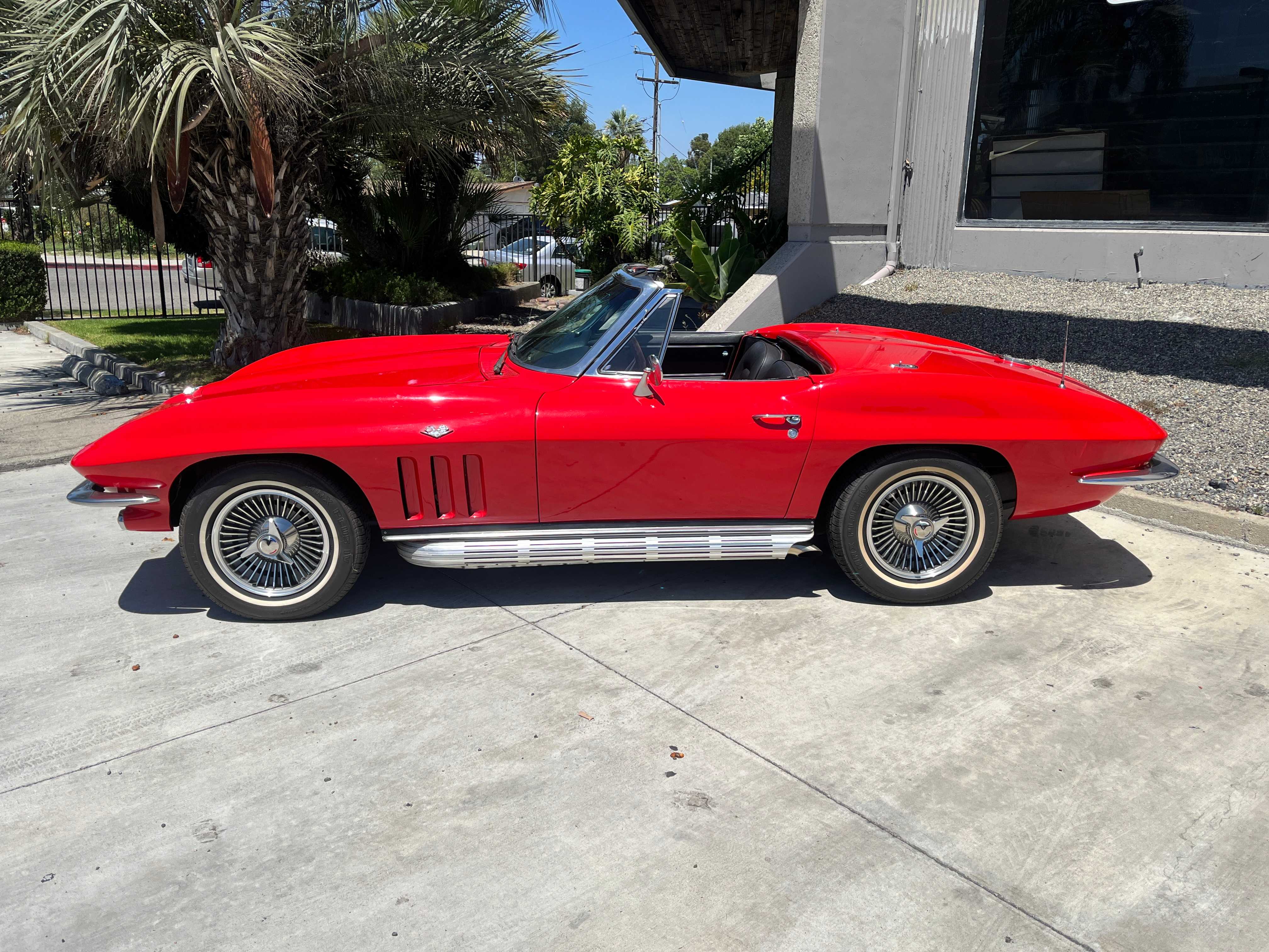 Chevrolet Corvette Image 3