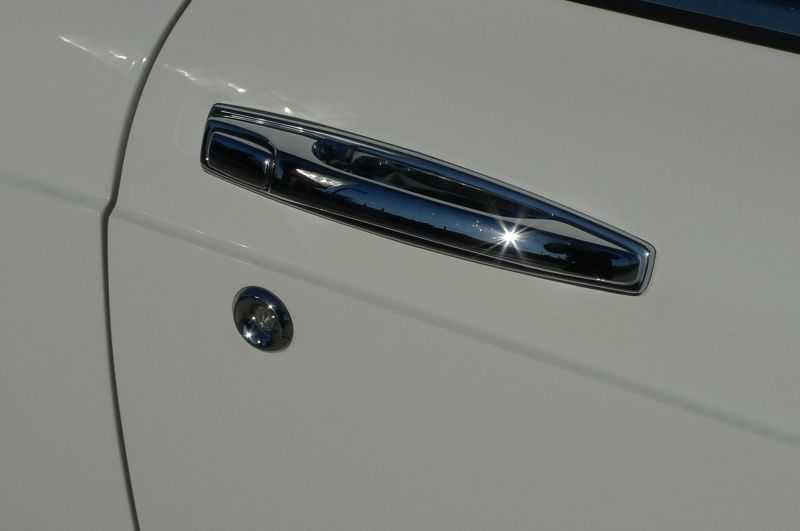 Bentley Azure Image 3