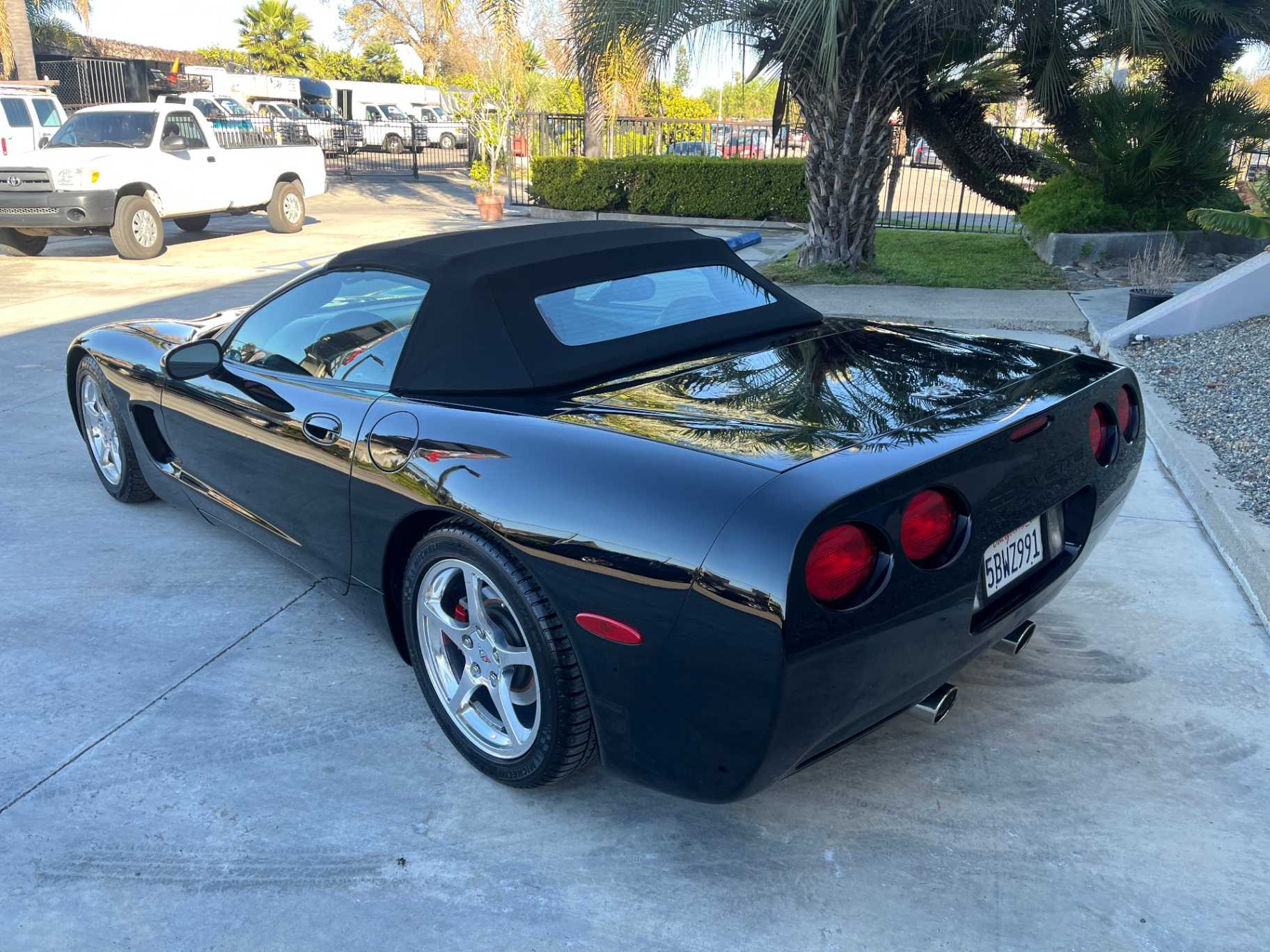 Chevrolet Corvette Image 11