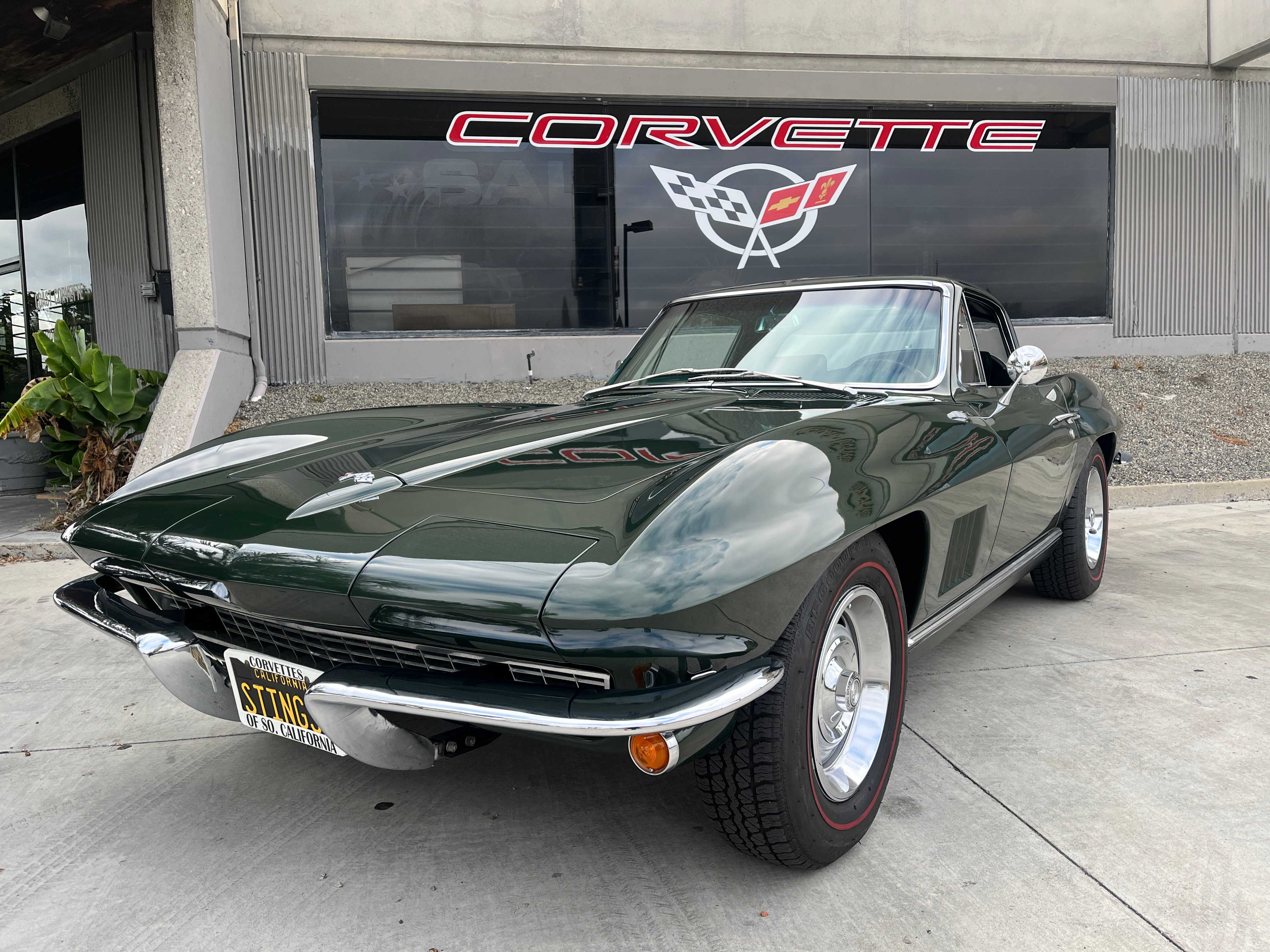 Chevrolet Corvette Image 1